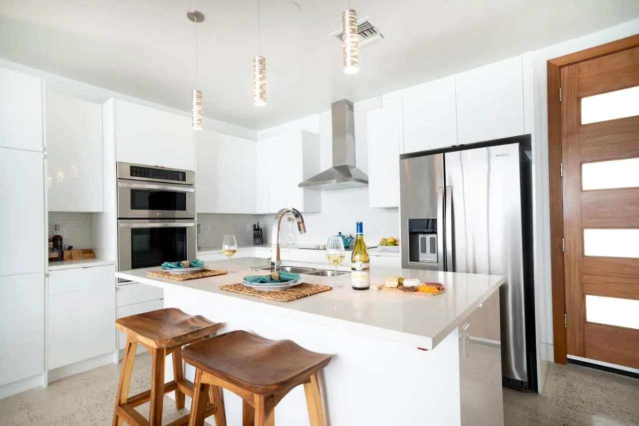 Lighthouse Point Residences West Bay 0*,