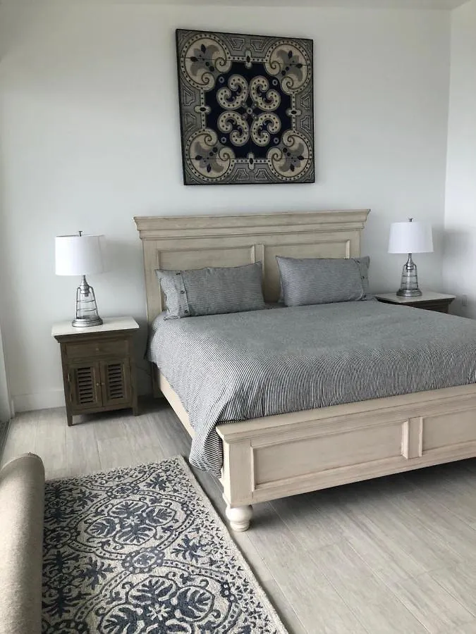 Lighthouse Point Residences West Bay 0*,