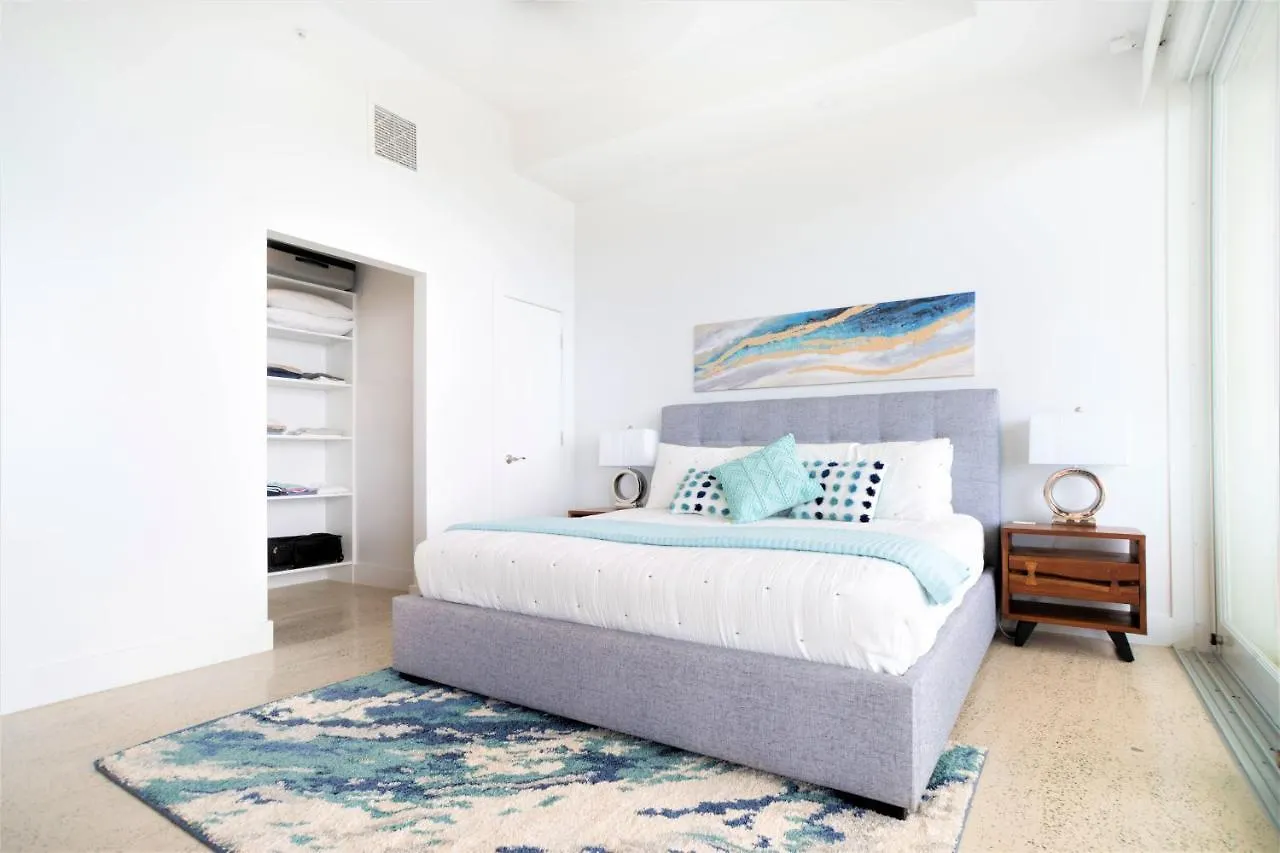 Lighthouse Point Residences West Bay 0*,