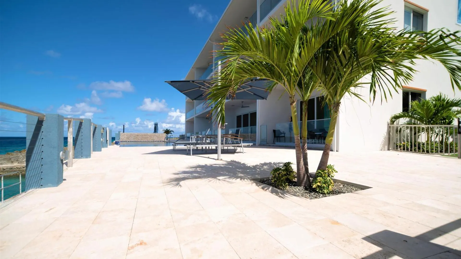 Lighthouse Point Residences West Bay Apartament