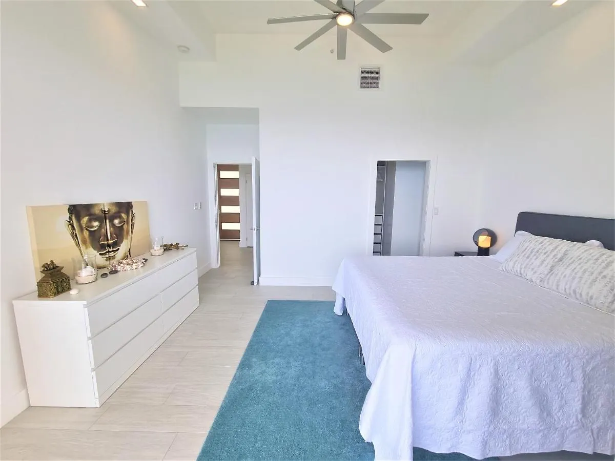 Lighthouse Point Residences West Bay Apartament