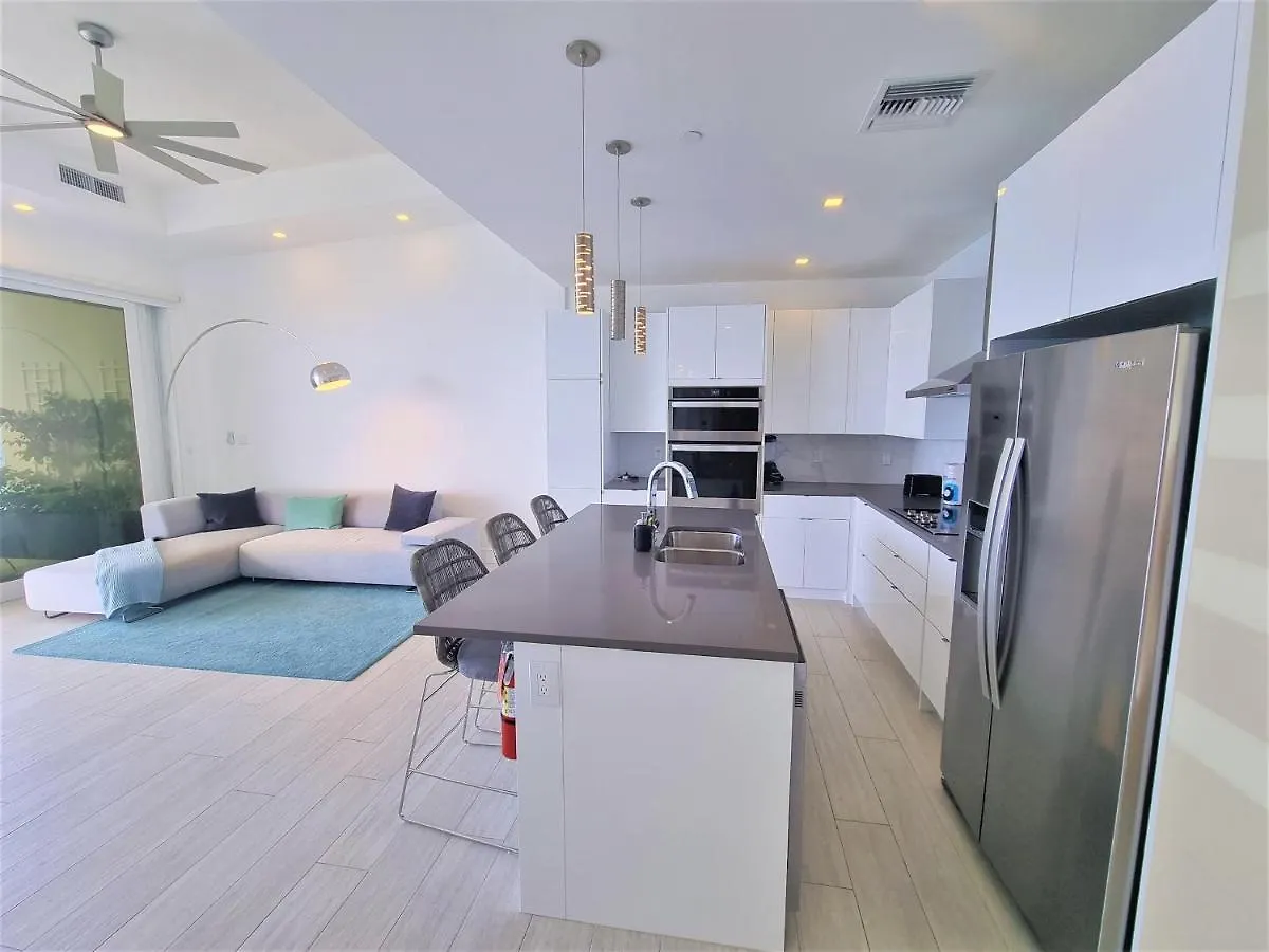 Lighthouse Point Residences West Bay
