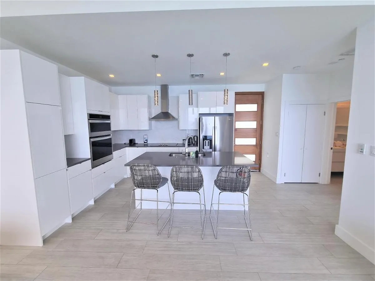 Lighthouse Point Residences West Bay Apartament