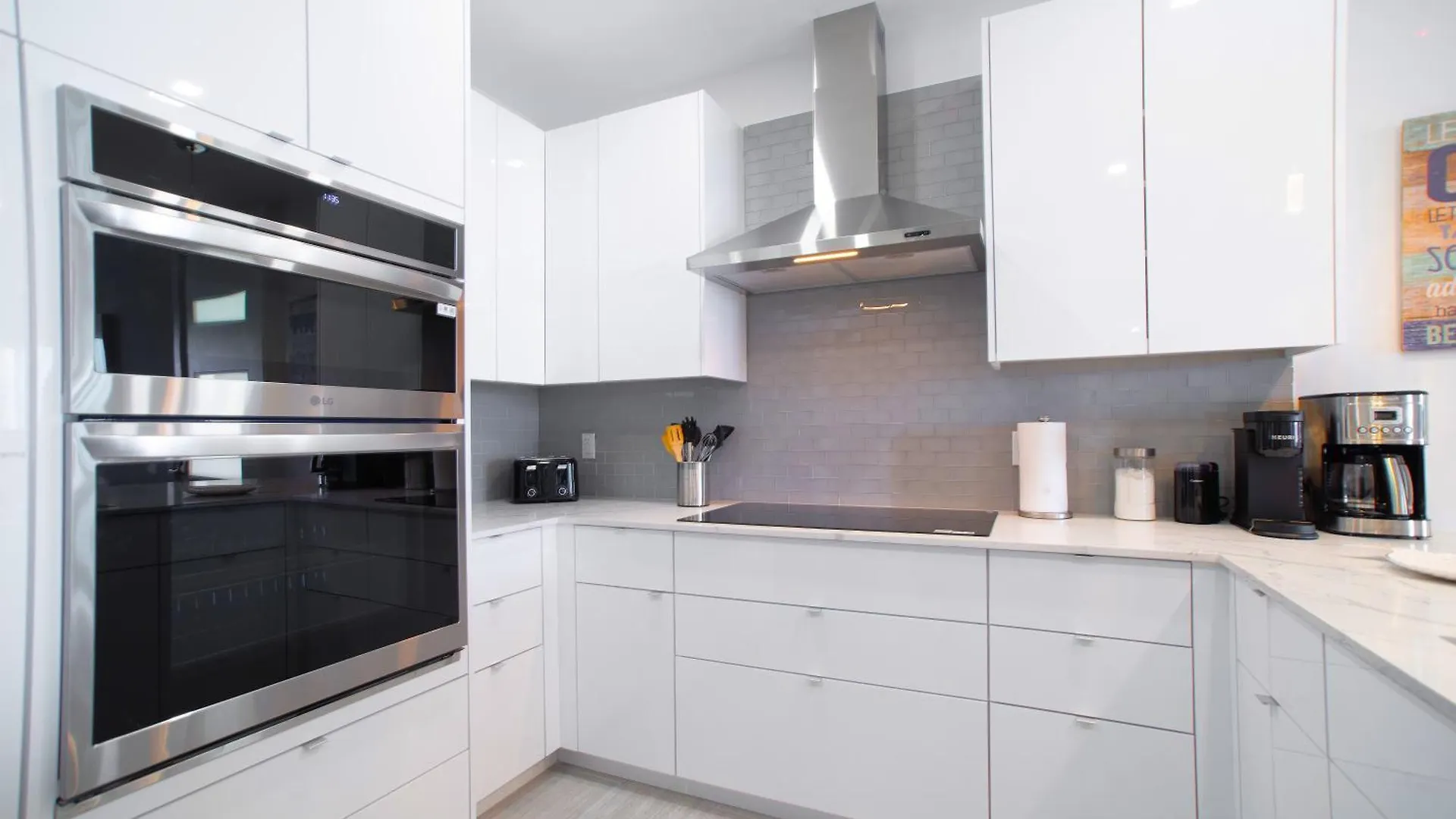 Lighthouse Point Residences West Bay 0*,  Kajmany