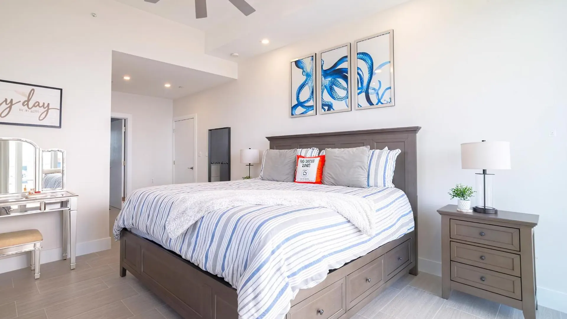 Lighthouse Point Residences West Bay 0*,